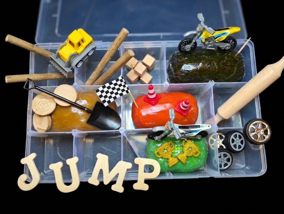 BUILD. RACE. PLAY. Kit